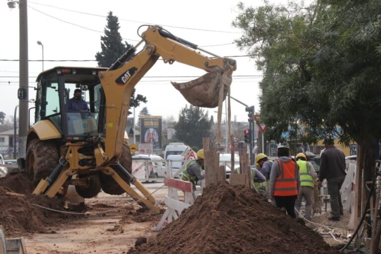 AVANZAN LAS OBRAS DE CLOACAS EN HAEDO Y EL PALOMAR