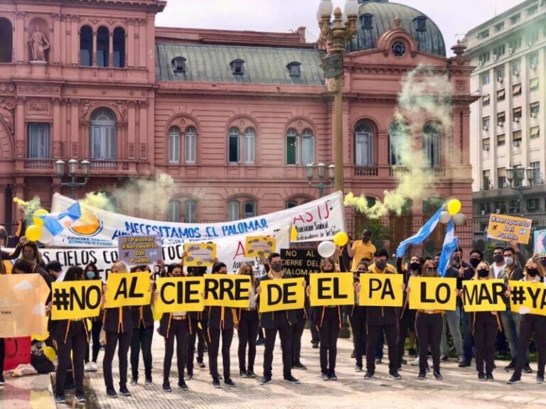 TRABAJADORES DE FLYBONDI DENUNCIAN AL GOBIERNO NACIONAL